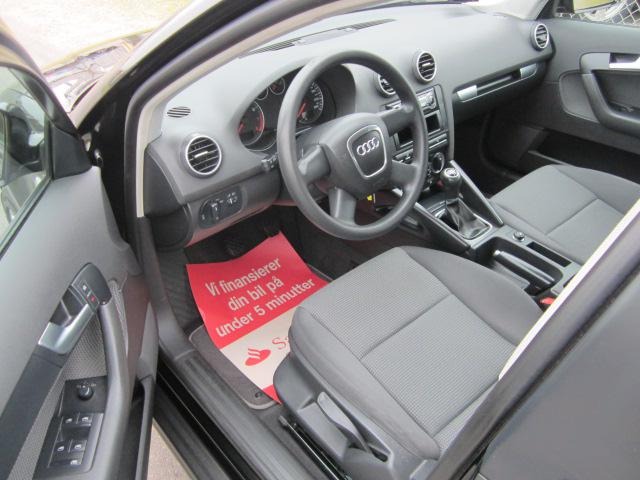 Audi A3 1,6 Sportback Attraction